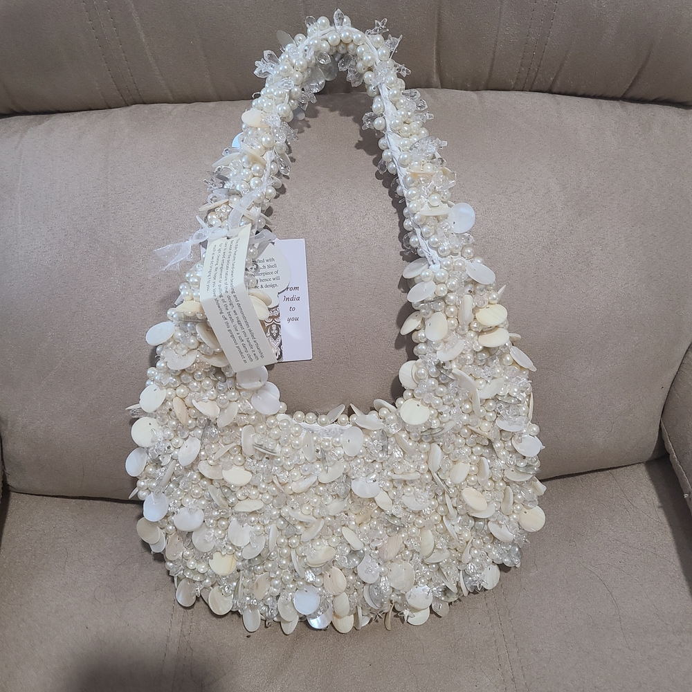 Viral Shell And Pearl Shoulder Bag